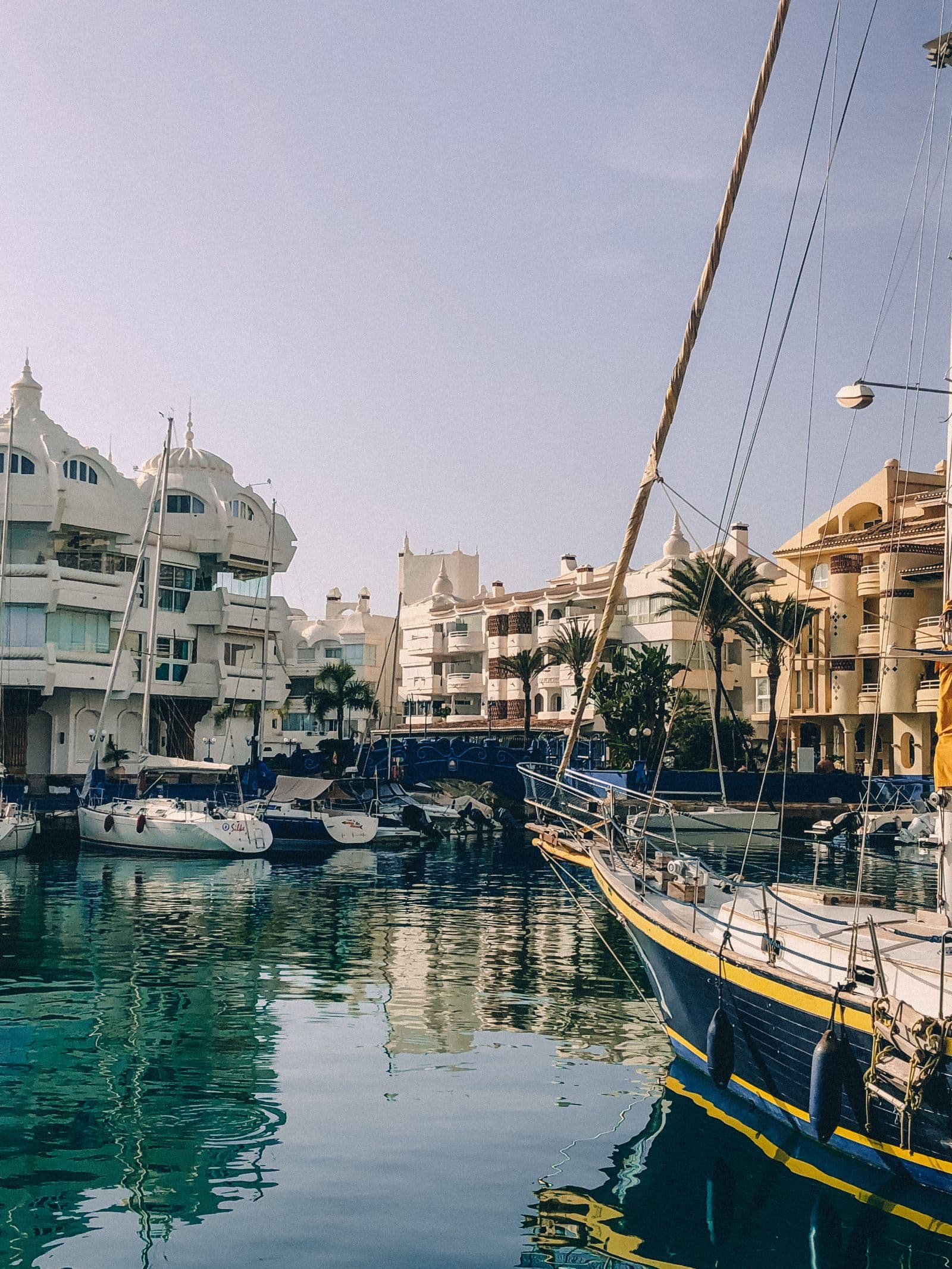 Puerto Marina in Benalmadena met afgemeerde jachten
