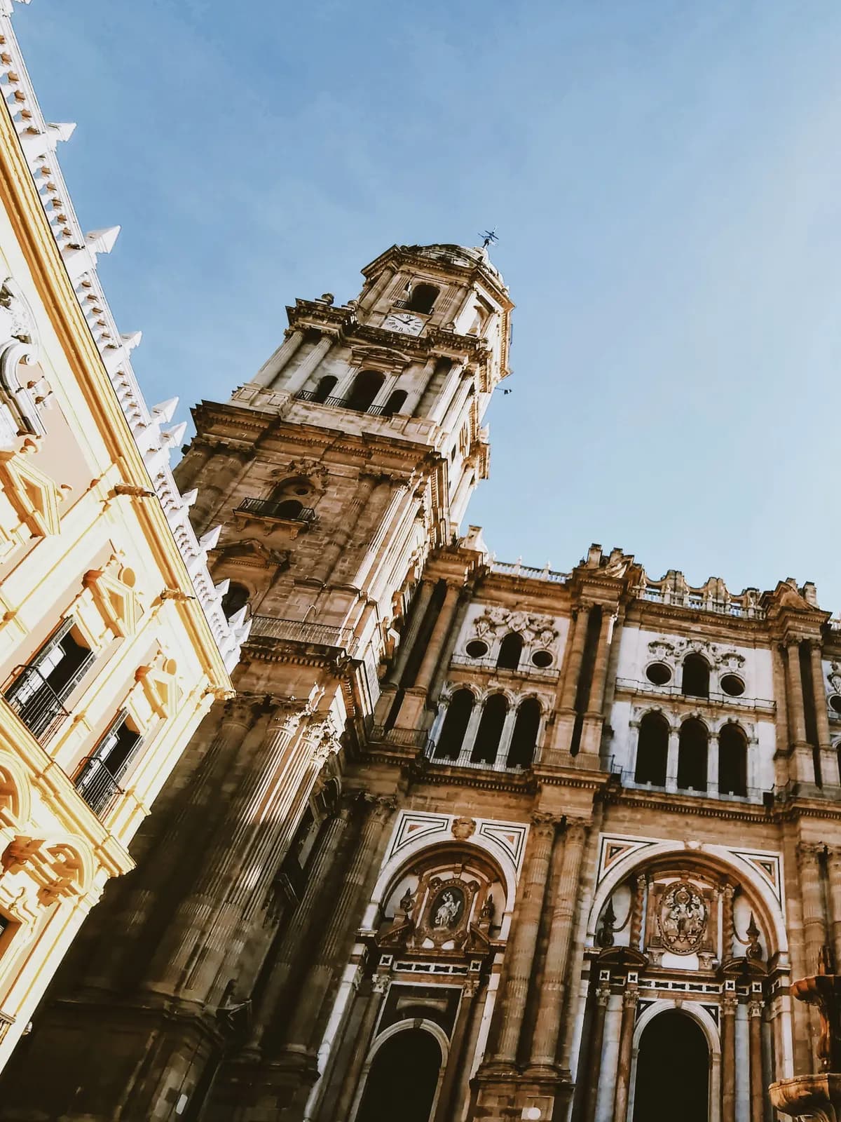 Cathédrale de Malaga vue depuis la rue