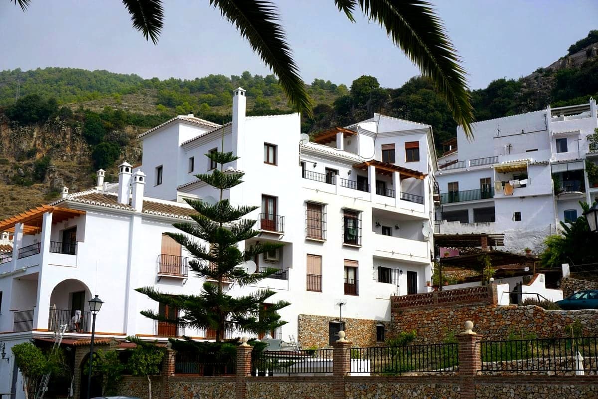 Choosing a location on the Costa del Sol